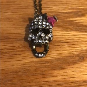 Skull necklace❤️
